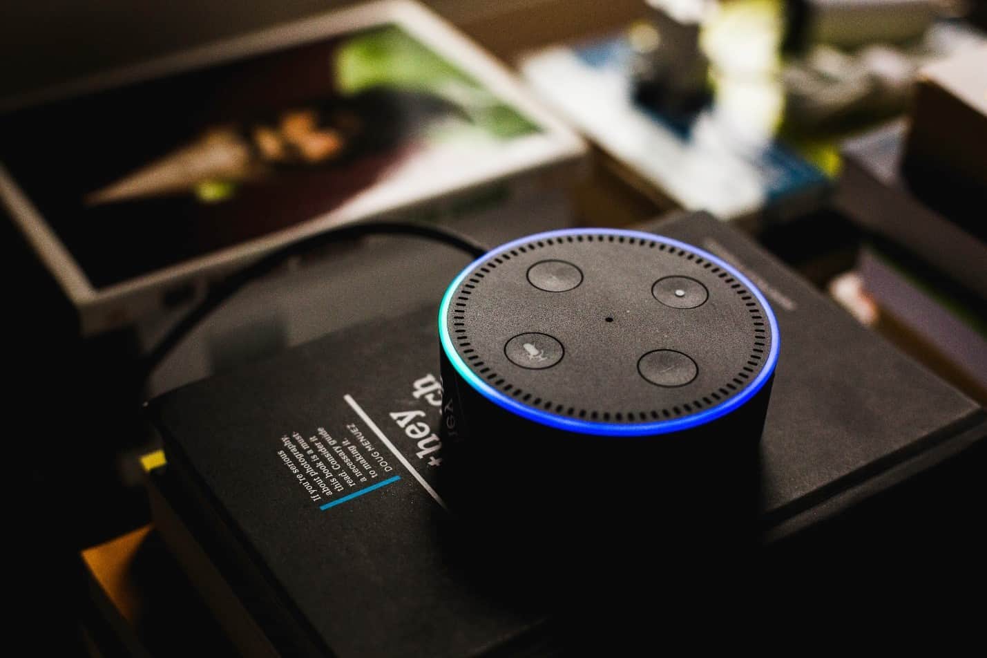 Умная колонка Amazon Alexa Echo Dot